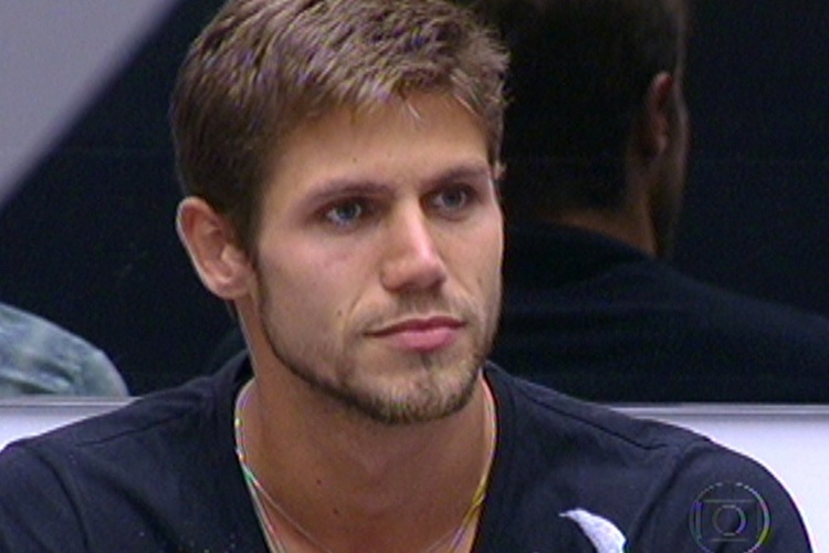 “BBB 12” – Jonas é eliminado com 54% dos votos; Fabiana e Fael estão na final