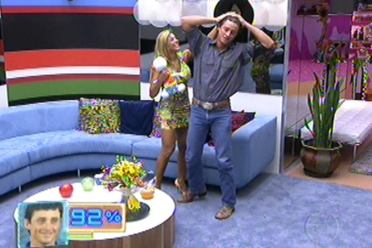 http://f.i.bol.com.br/2012/03/30/fael-se-emociona-ao-saber-que-e-o-grande-vencedor-do-bbb12-29312-1333078000781_750x500.jpg
