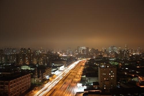  - a-urbanidade-e-as-luzes-da-capital-paulistana-o-registro-foi-feito-pelo-internauta-leonardo-araujo-1348593756447_500x333