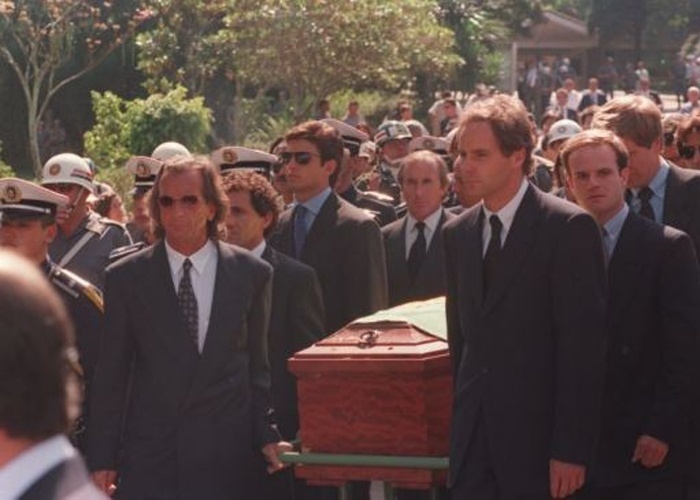A vida e a carreira do piloto Ayrton Senna, que morreu em 1994 BOL Fotos BOL Fotos A vida e a carreira do piloto Ayrton Senna, que morreu em 1994 BOL Fotos BOL Fotos