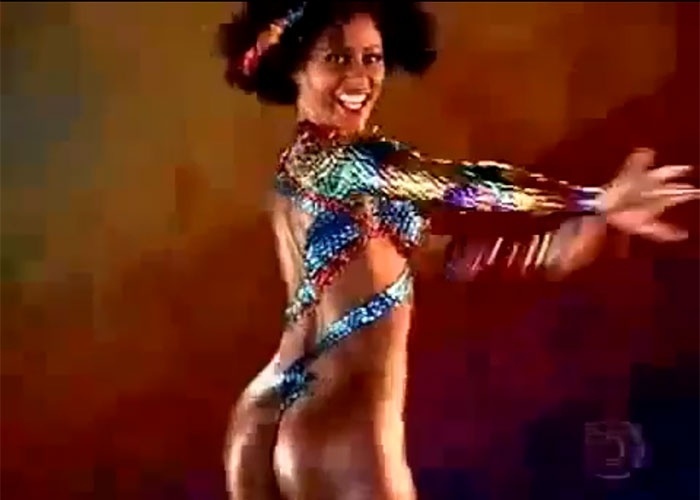 Em 1994, a Globeleza Valéria Valenssa teve seu corpo coberto por