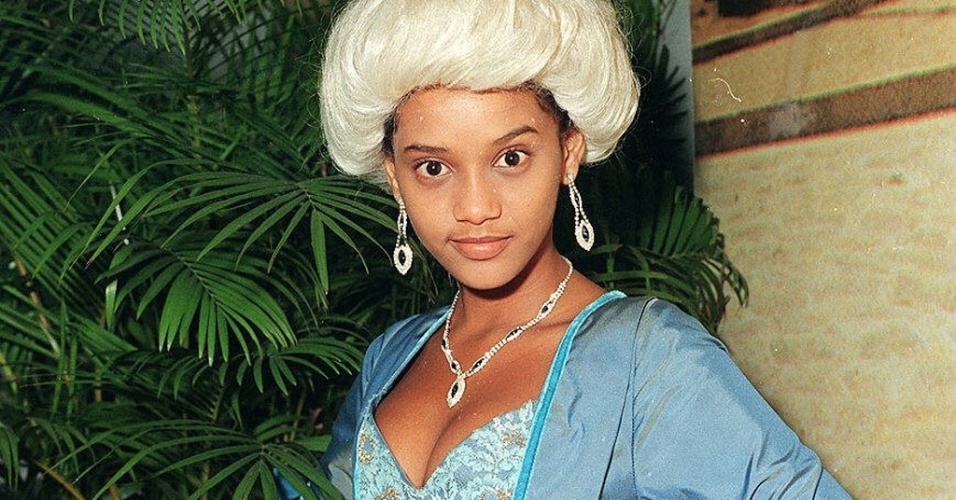Em 1996, Taís Araújo vive sua primeira protagonista no papel da escrava livre Xica, na novela 'Xica da Silva', da extinta TV Manchete (29/12/96).