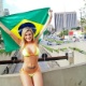 Eleita a Gata da Indy 2012, Andressa Urach, mais conhecida por ser por ser a dançarina de Latino, comemorou a vitória do concurso fazendo um ensaio de biquíni no Complexo Viário Ayrton Senna nesta sexta-feira em São Paulo (4/5/12). - Divulgação/Cacau Oliver