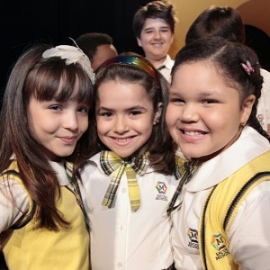 A atrizes Larissa Manoela, Maisa Silva e Aysha Benelli, de "Carrossel" , do SBT (7/5/12)