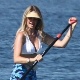 Parece que o stand up paddle conquistou os famosos. Desta vez, a atriz Susana Werner foi flagrada praticando a modalidade na praia do Pepê, zona oeste do Rio (2/7/12) - Photo Rio News