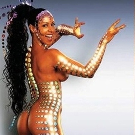 Valéria Valenssa, 40, é conhecida como a eterna "Globeleza" das vinhetas de Carnaval da Rede Globo, onde apareceu pela primeira vez em 1990. Casada com o diretor global Hans Doner, ela foi dona do posto até 2005 - Reprodução - Reprodução