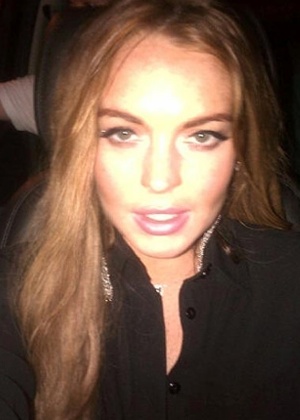 Lindsay Lohan é detida por atropelar pedestre
