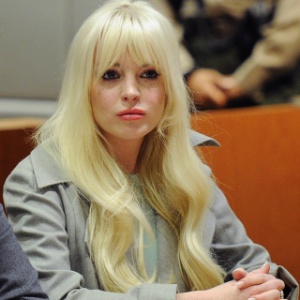 Lindsay Lohan durante audiência sobre sua liberdade condicional no tribunal Airport Branch, em Los Angeles, Califórnia (22/2/12)