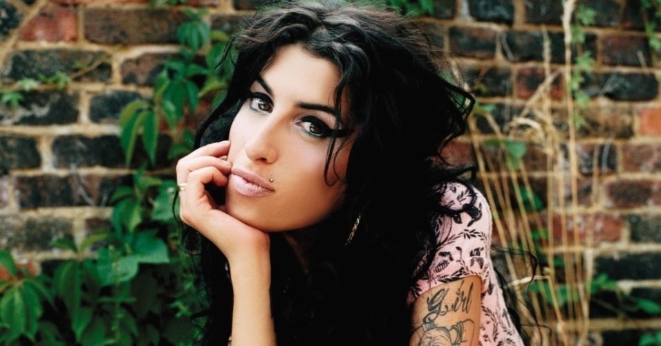 Amy Winehouse morreu em 23 de julho de 2011, aos 27 anos. A polícia de Londres encontrou o corpo da cantora na casa onde ela morava em Camden Town. Laudos médicos não encontraram droga no sistema da cantora, porém reveleram que Amy havia ingerido grande quantidade de álcool