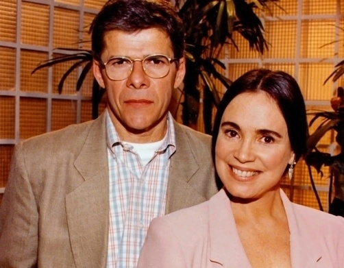 Helena (Regina Duarte) é a terceira paixão de Carlos Alberto Moretti na novela "História de Amor" (1995)