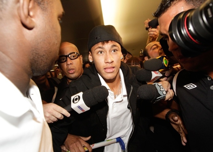 Na volta do Santos para casa, Neymar disse que a notcia de que ser pai chegou a ele como 