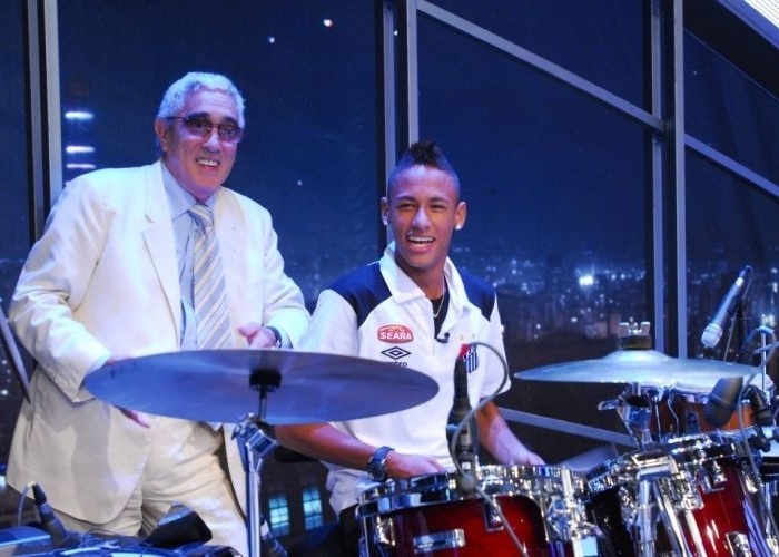 Neymar toca com o Sexteto no 