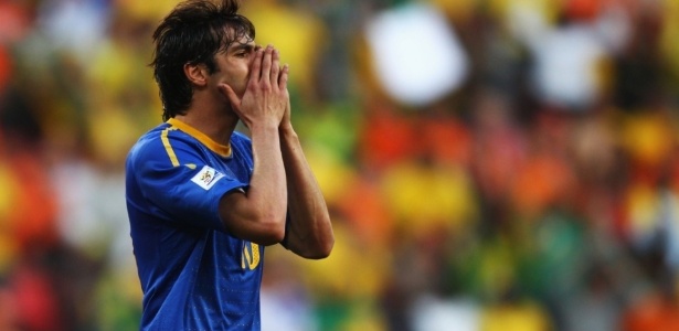 Kaká jogou com joelho lesionado na Copa e foi submetido a cirurgia após Mundial - Reprodução/UOL Esporte